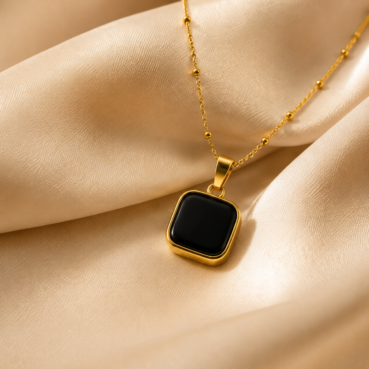 SUNSTONE BLACK NECKLACE