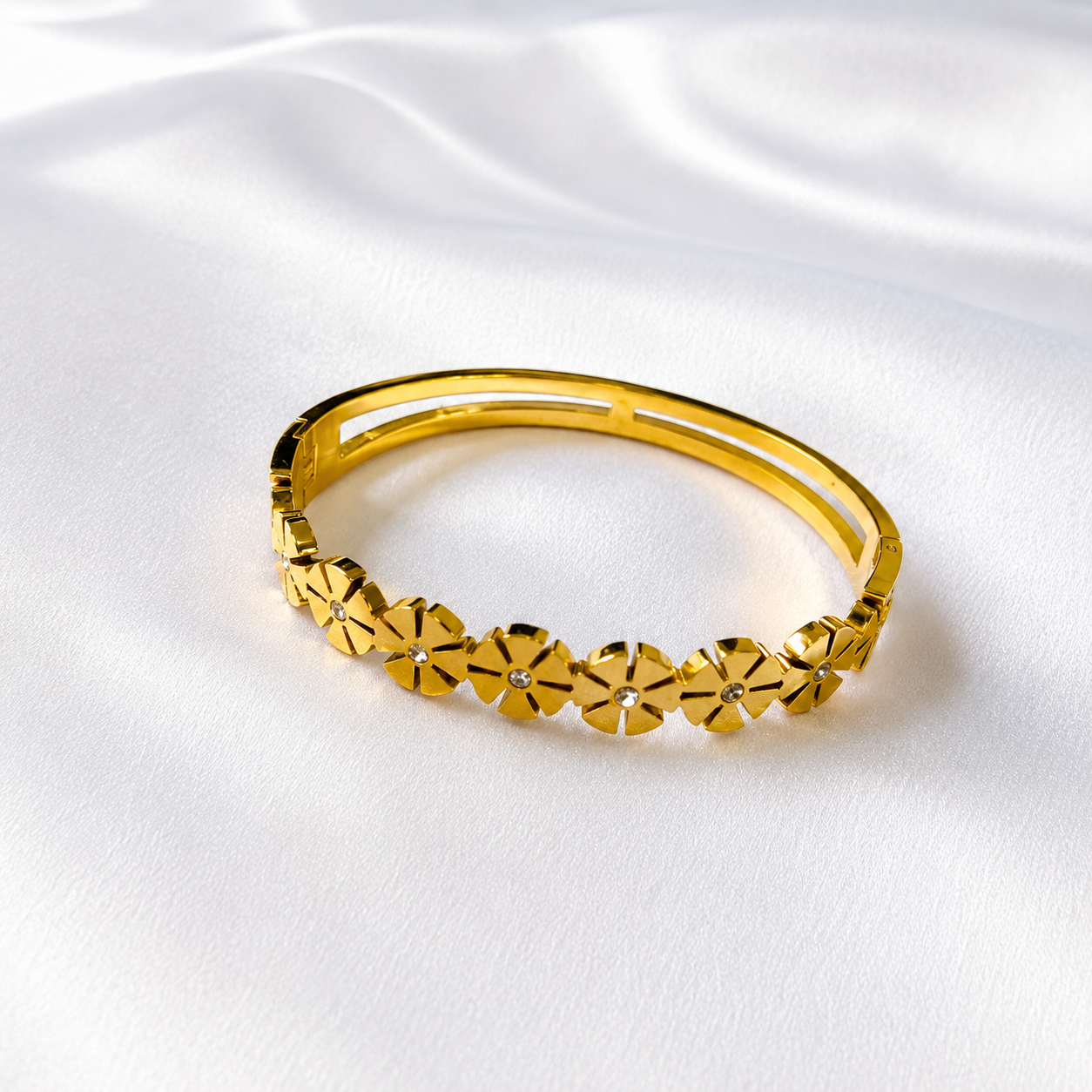 FLOWER SHAPE BRACELET