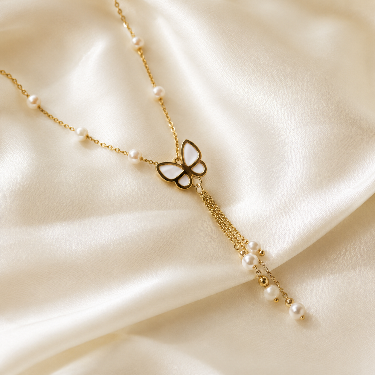 BUTTERFLY PEARLS NECKLACE