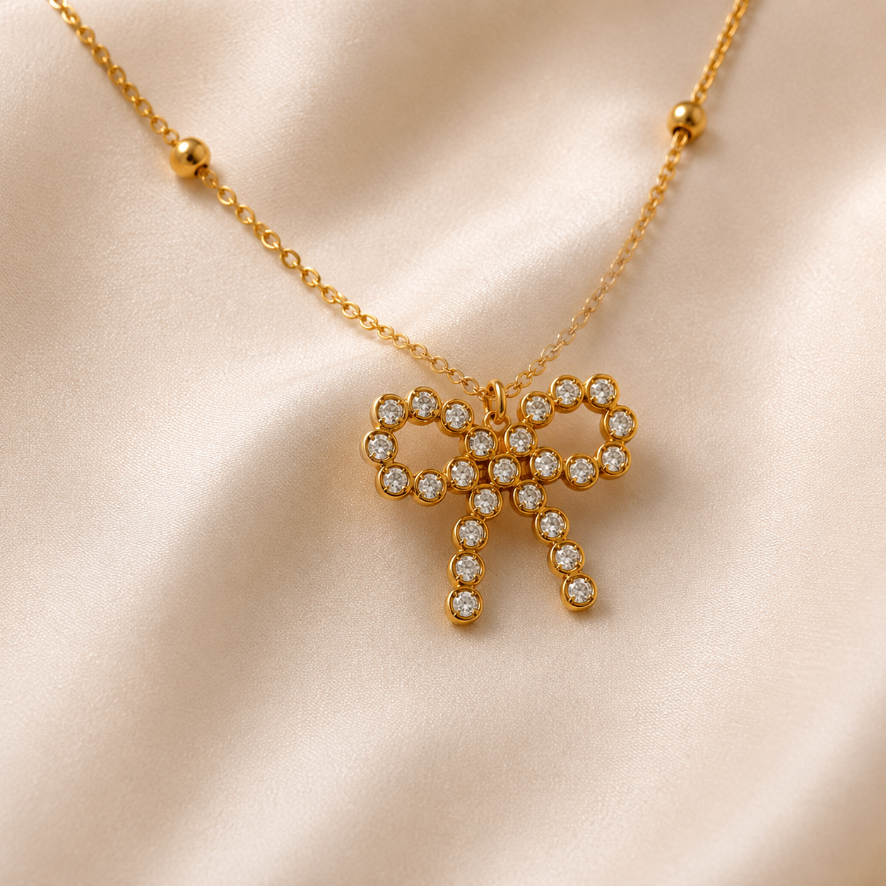 LUNA KNOT NECKLACE