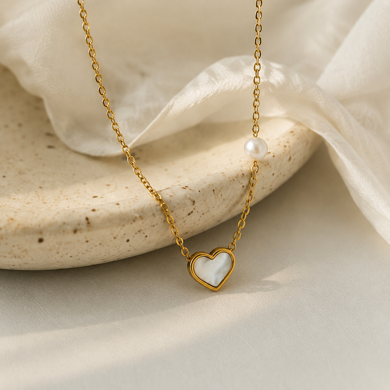 HEART PEARL NECKLACE