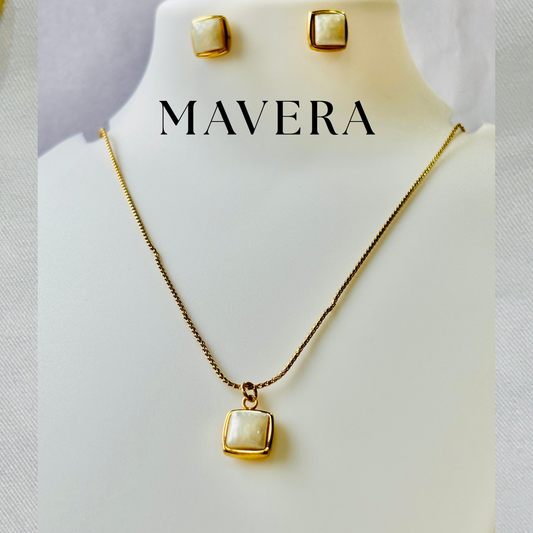 PURE WHITE NECKLACE WITH EARRING