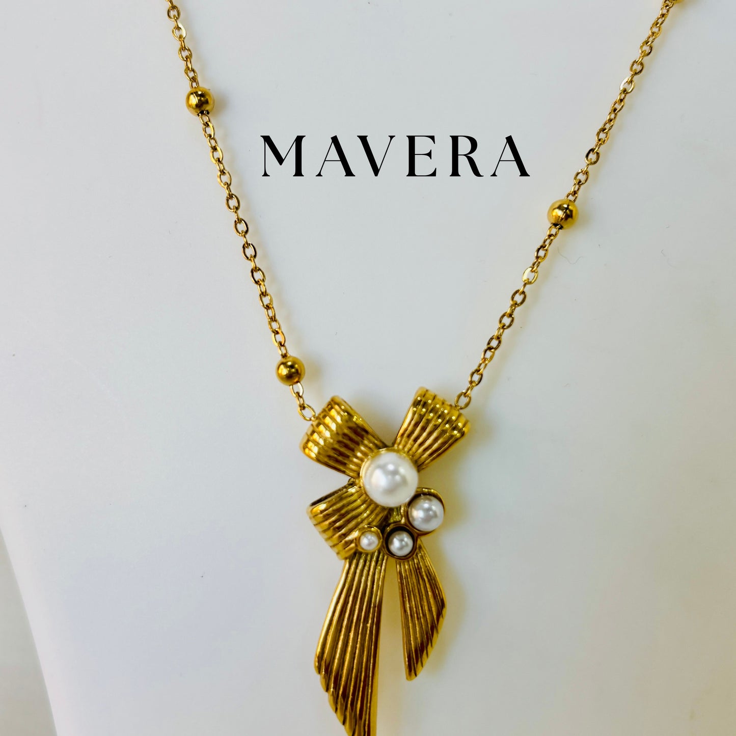 PEARL ELAN BOW NECKLACE