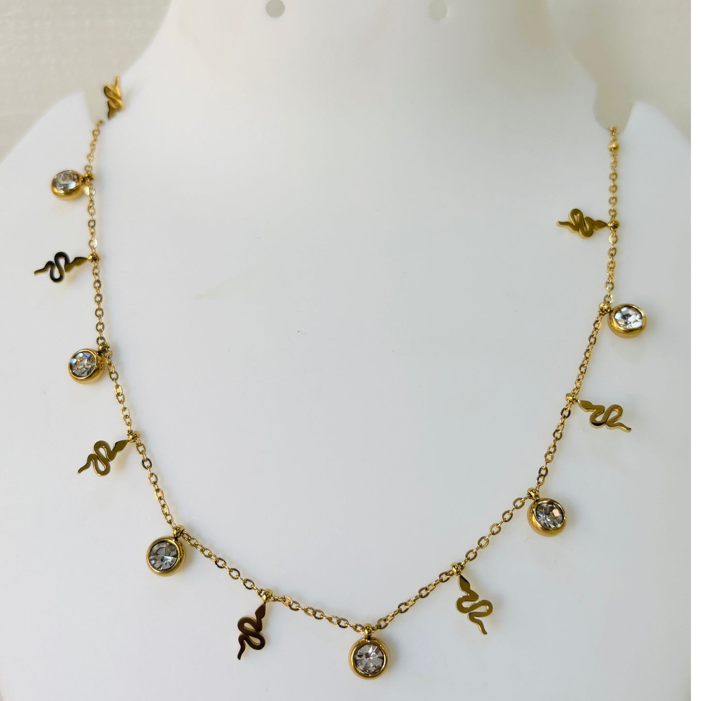 OPHIRA CRYSTAL NECKLACE