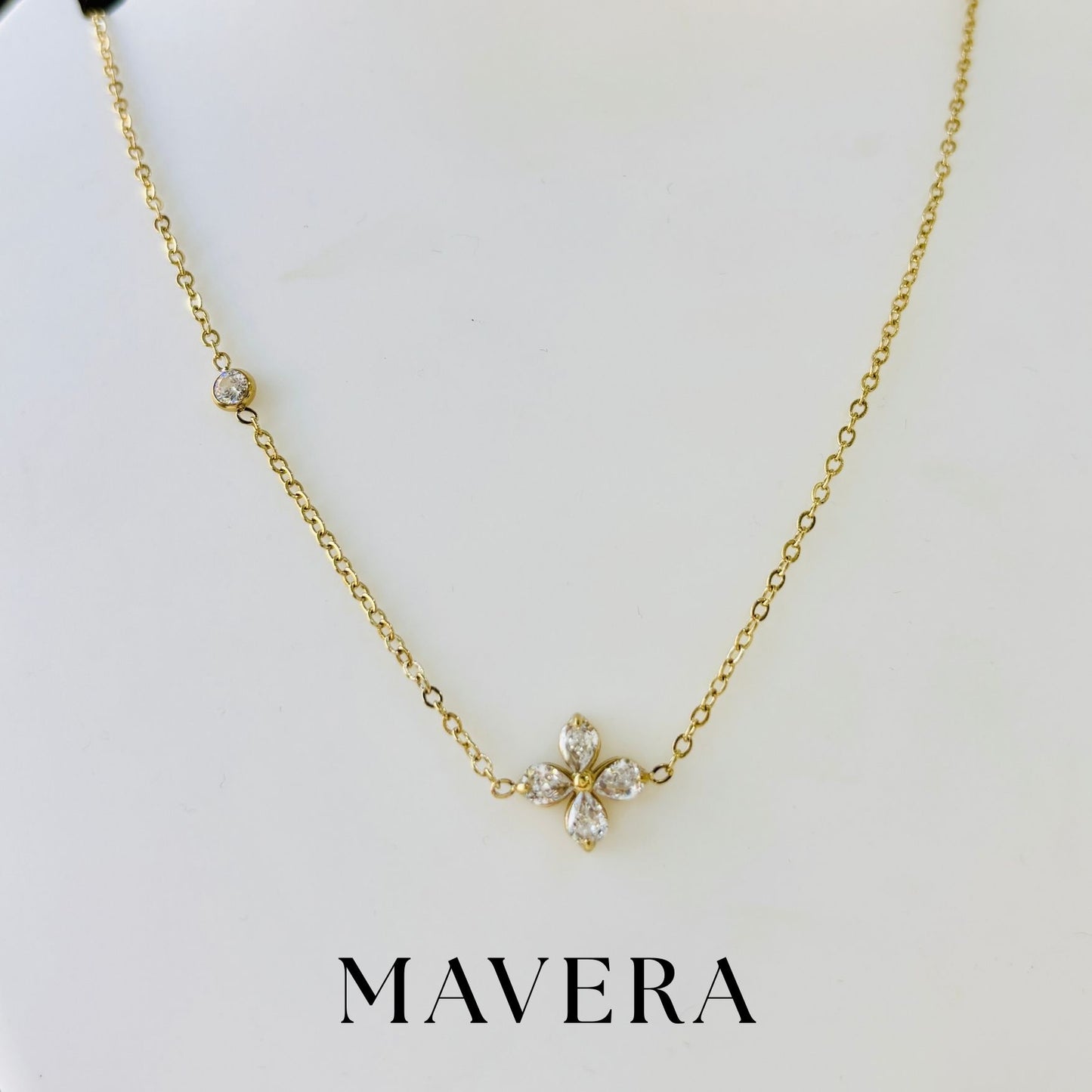 PEARL PETALS NECKLACE