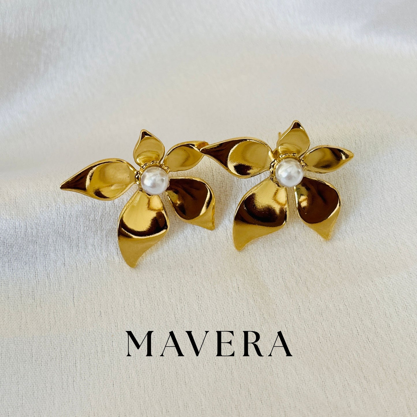 GOLDAN PEARL EARRINGS