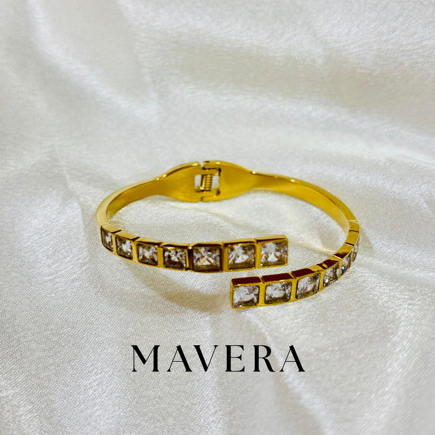 CUBIC CHARM BRACELET