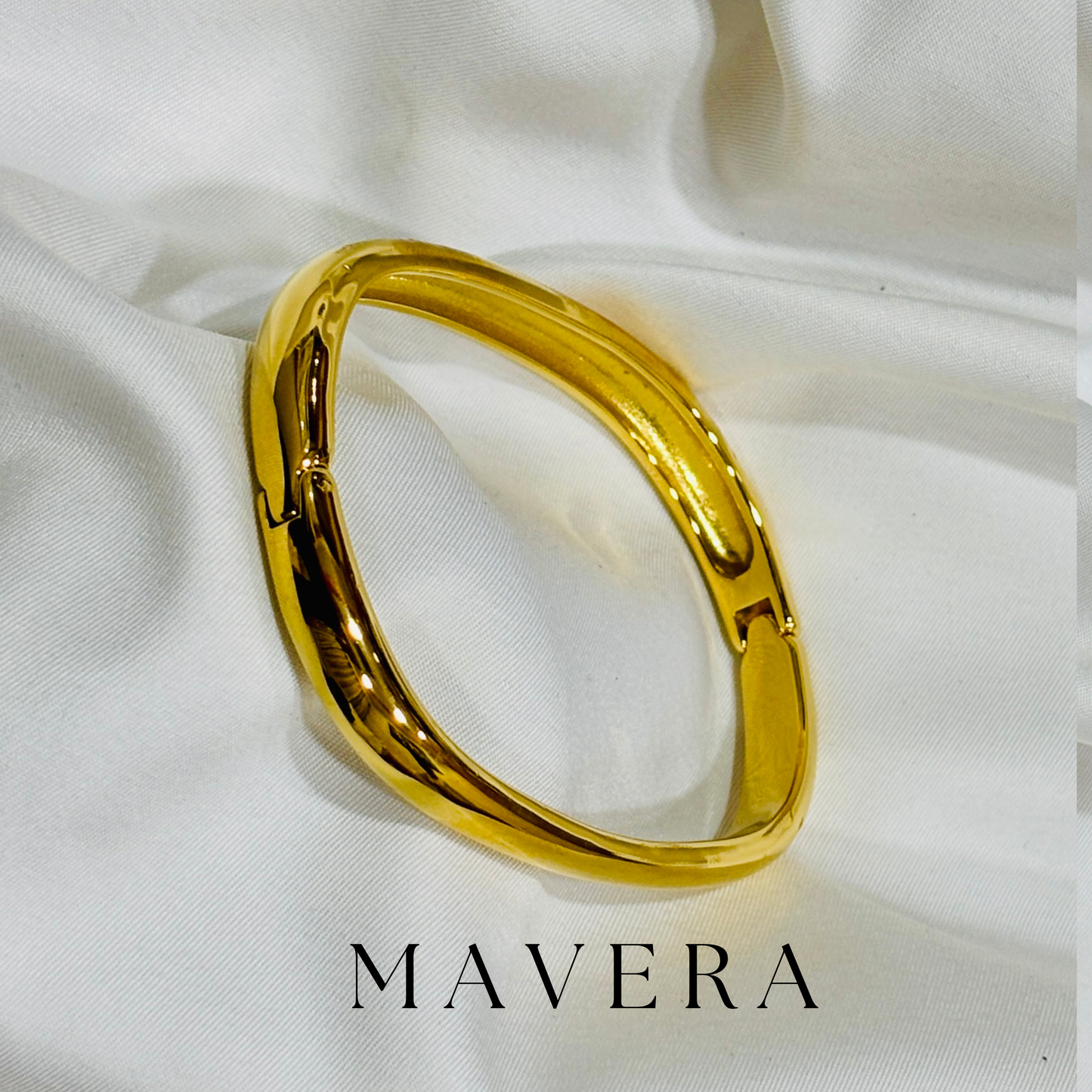 Solin Bangle Bracelet