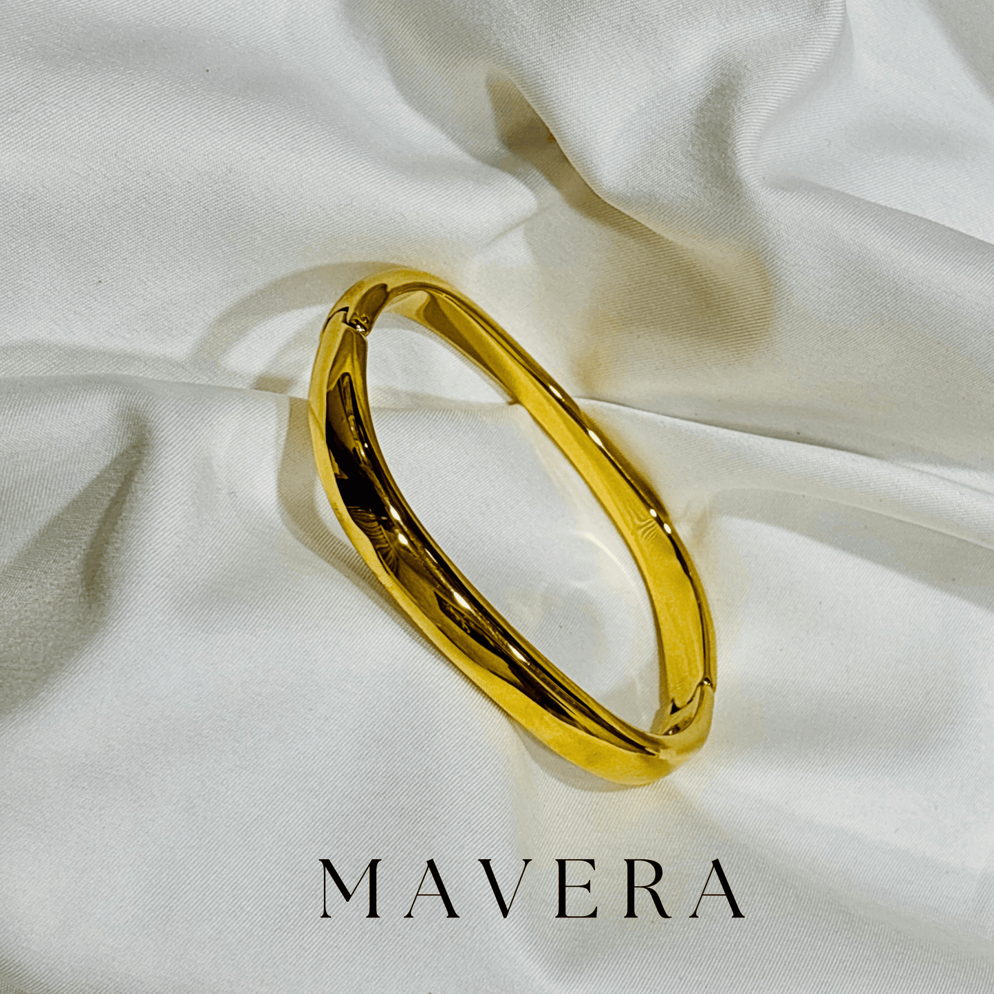Solin Bangle Bracelet