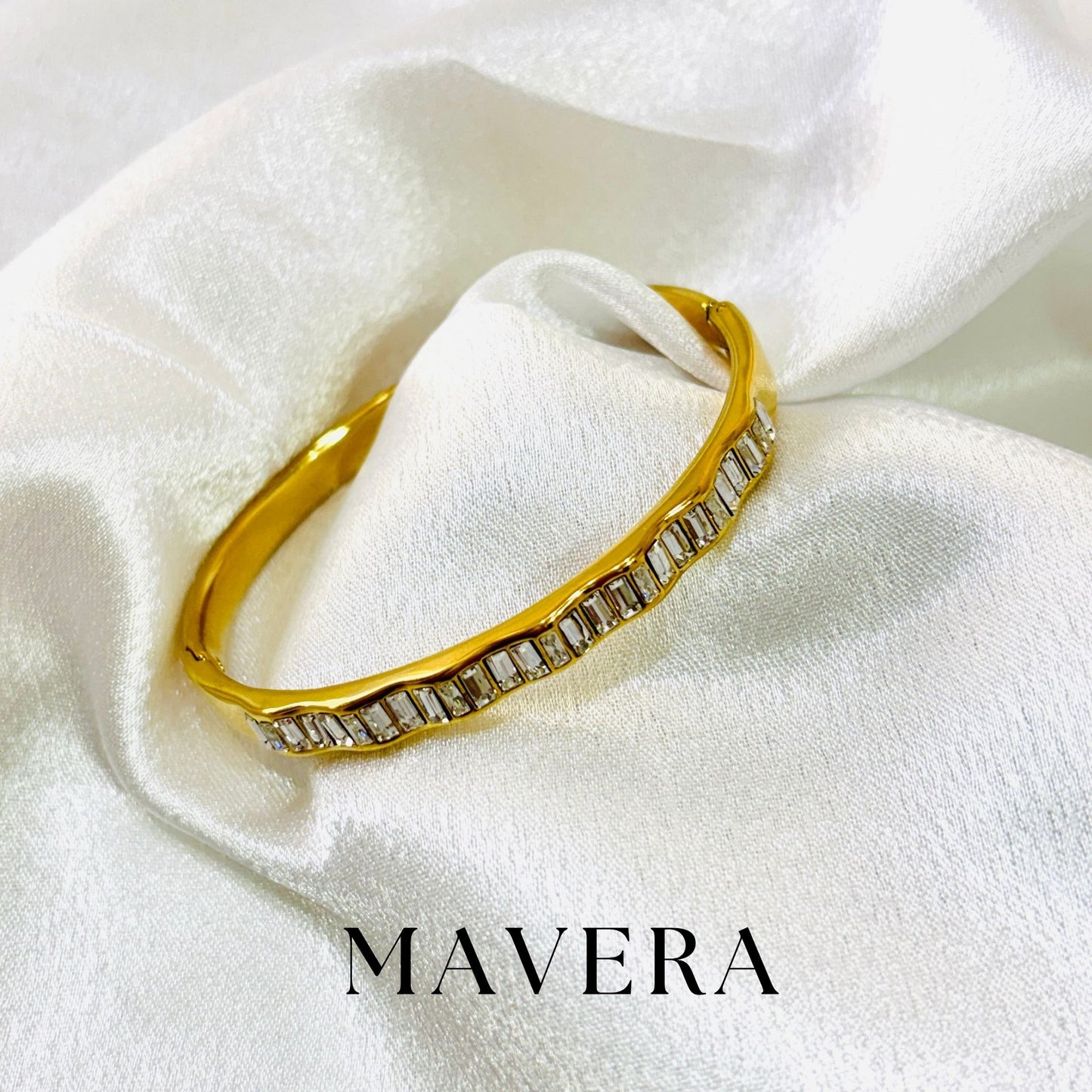 EIRA BRACELETS
