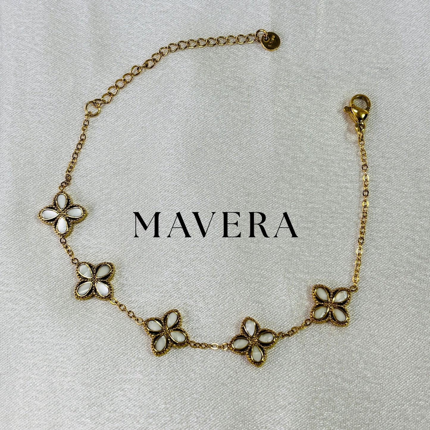 WHITE BLOSSOM CHAIN BRACELET