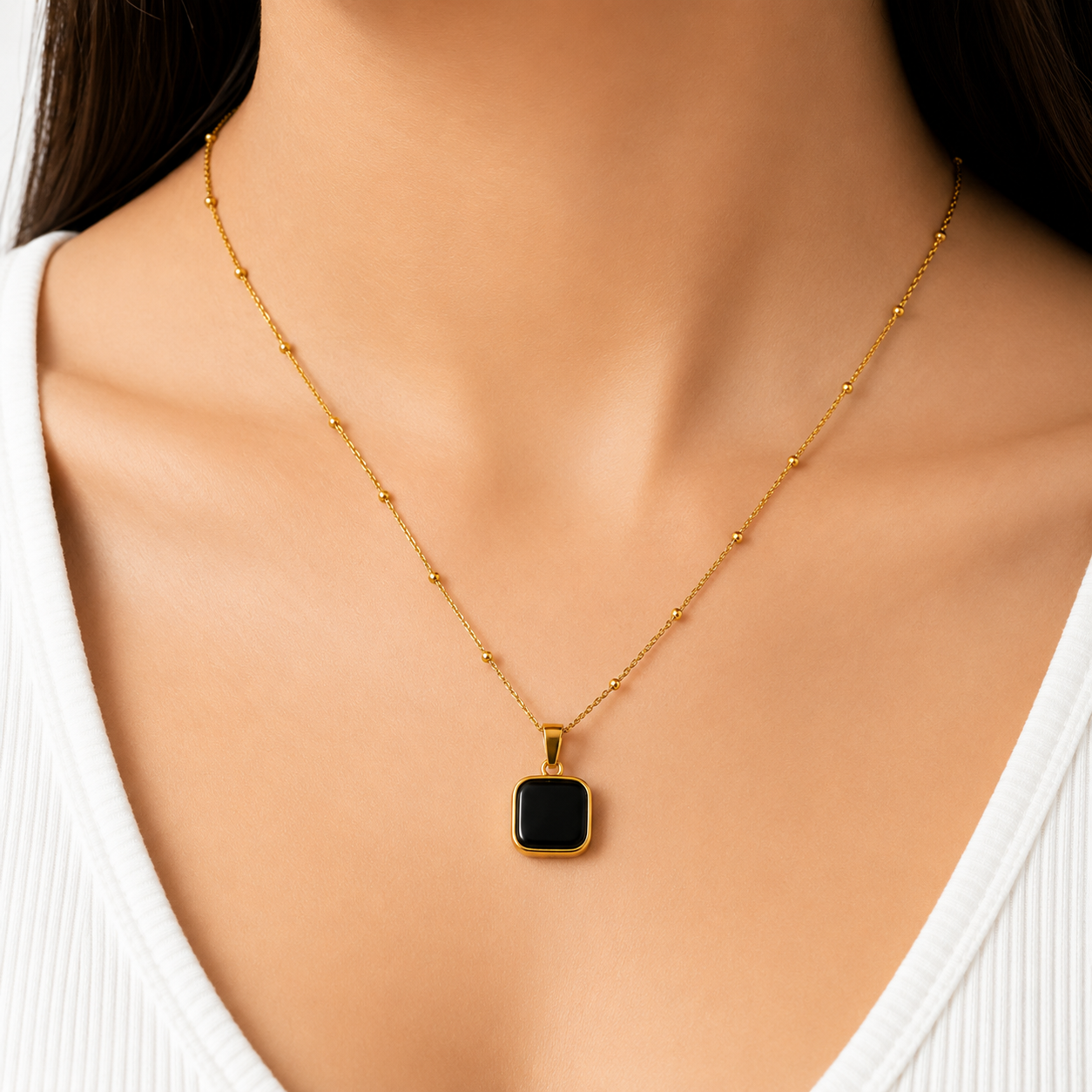 SUNSTONE BLACK NECKLACE