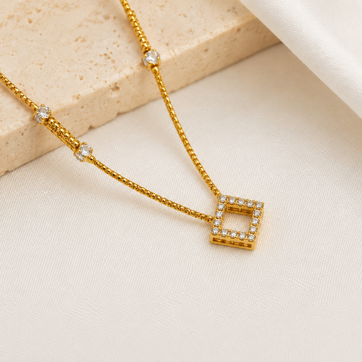 ROSE HALO MANGALSUTRA