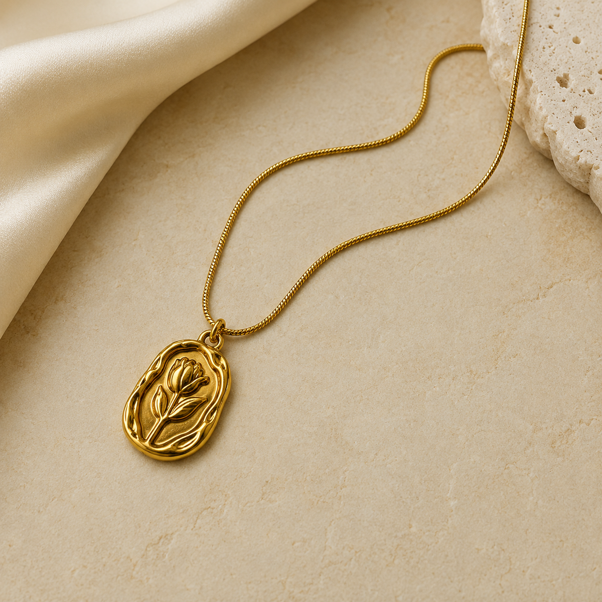VINTAGE GOLDEN NECKLACE