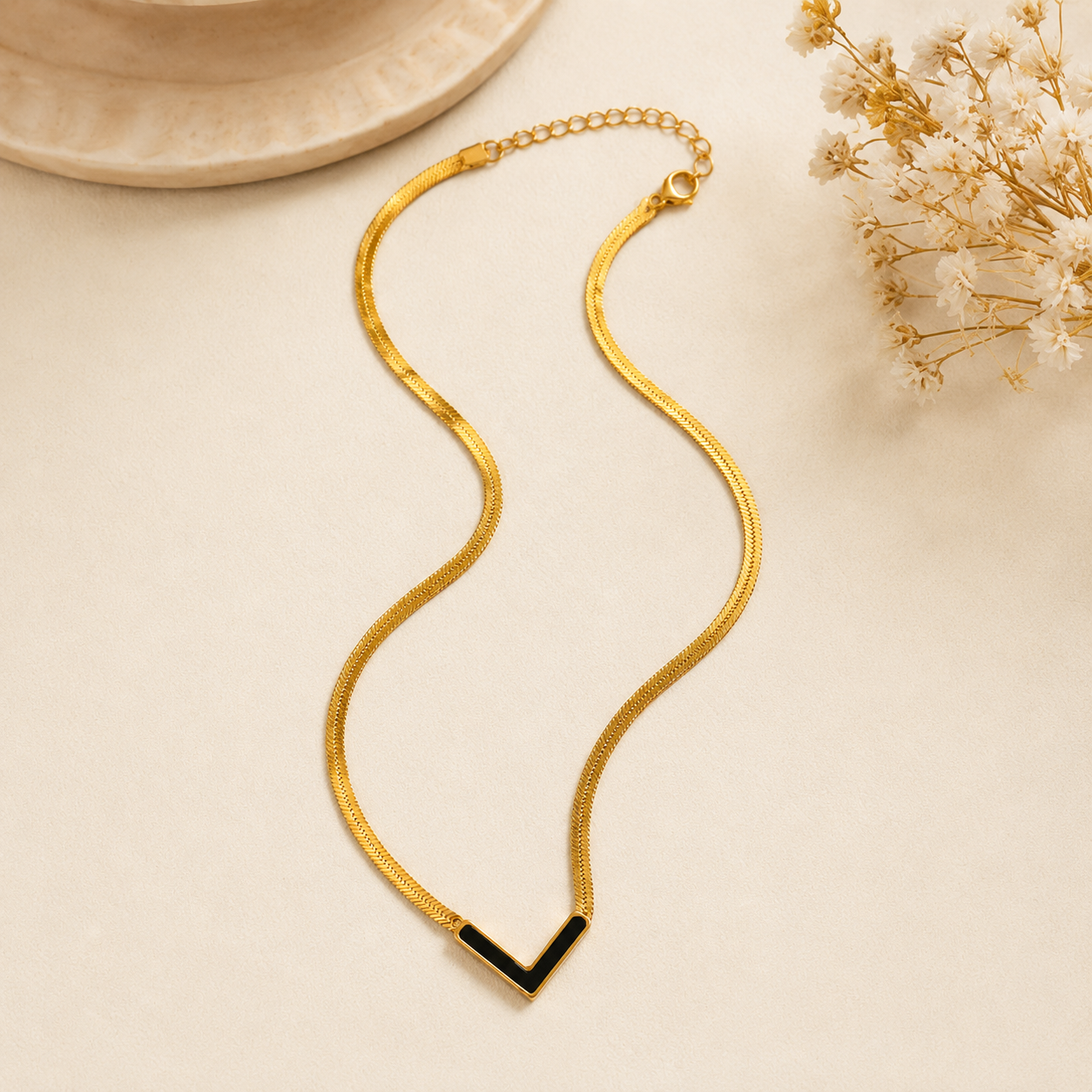 BLACK V NECKLACE