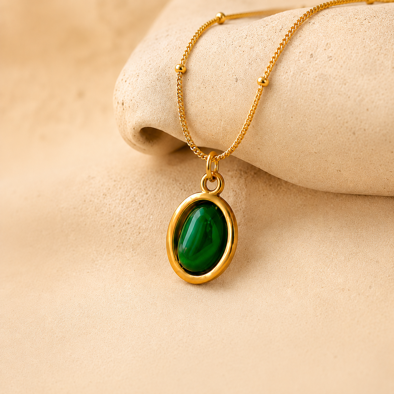 GREEN MUSE NECKLACE
