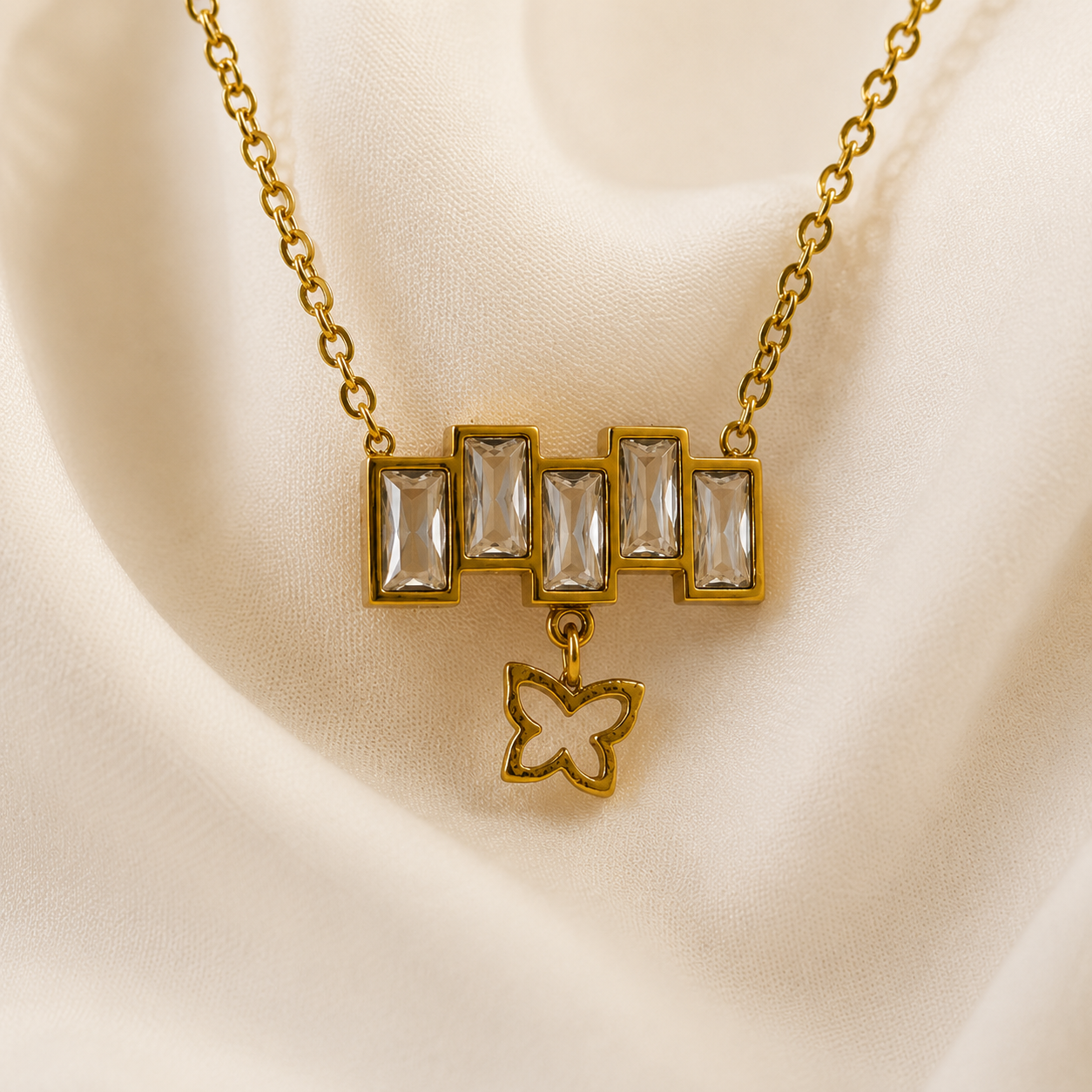 CRYSTAL COIL NECKLACE