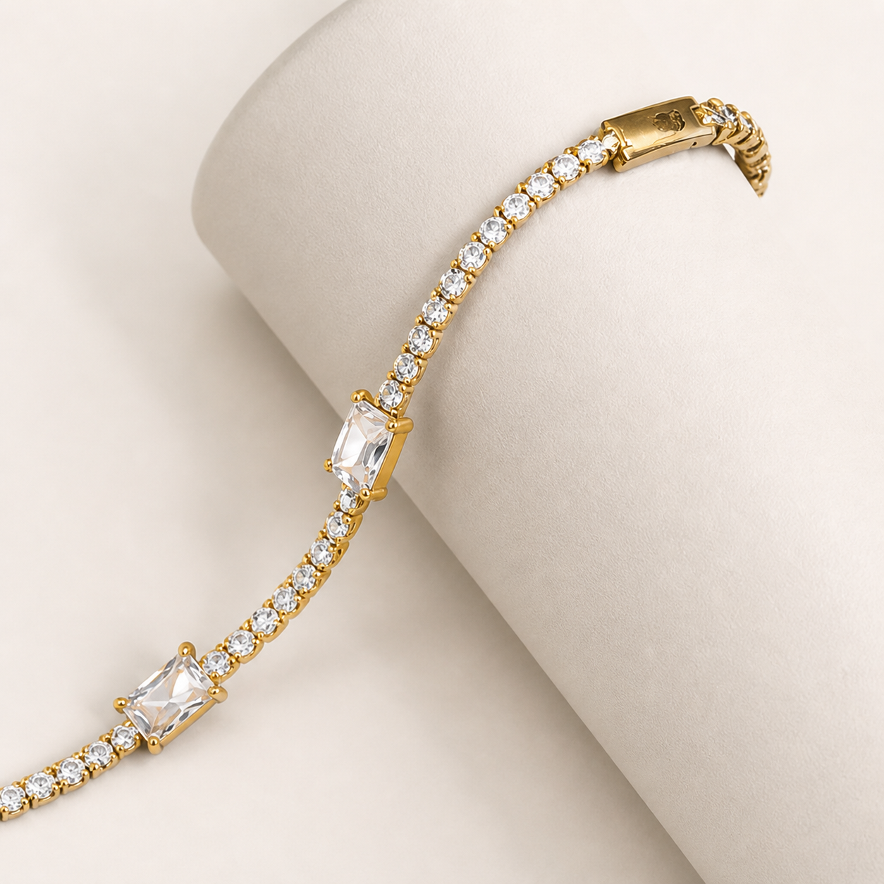 SOFT SPARK CHAIN BRACELET