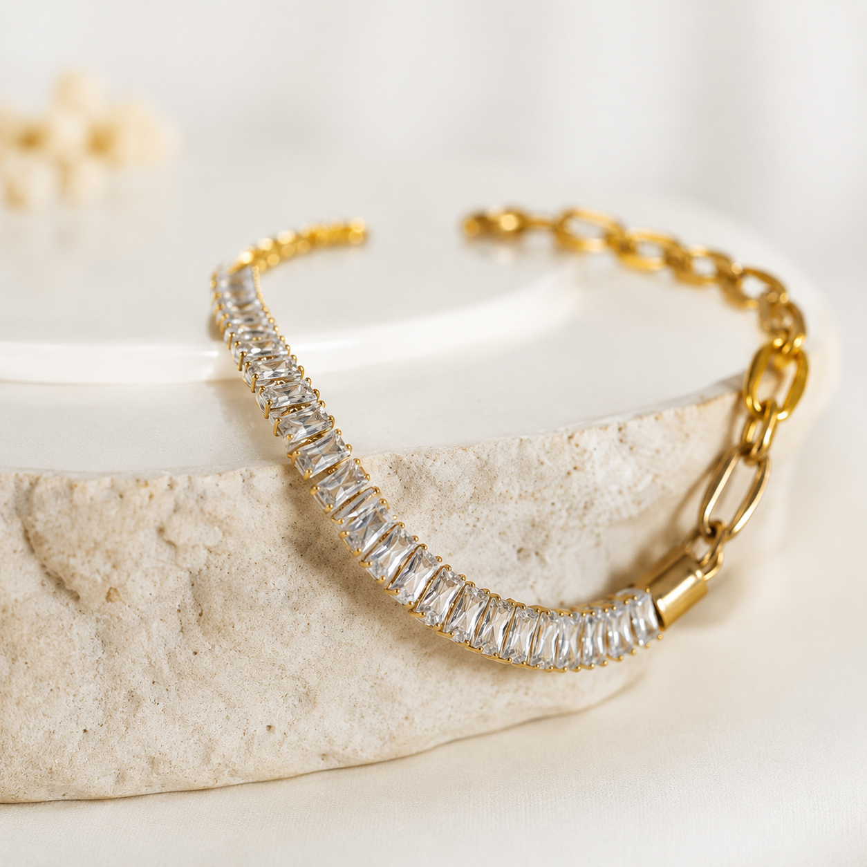 DIAMOND GLEAM CHAIN BRACELET