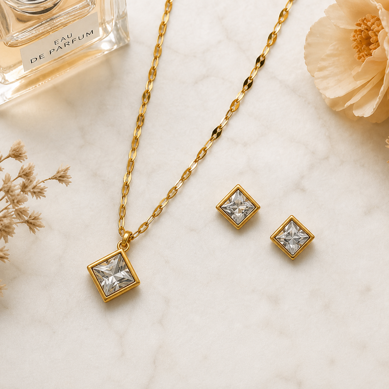 WHITE STONE NECKLACE