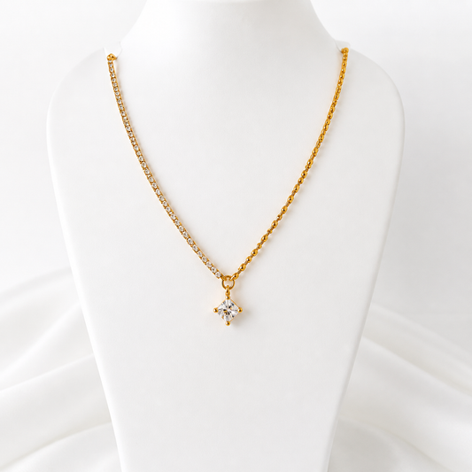 MINIMAL CRYSTAL NECKLASE