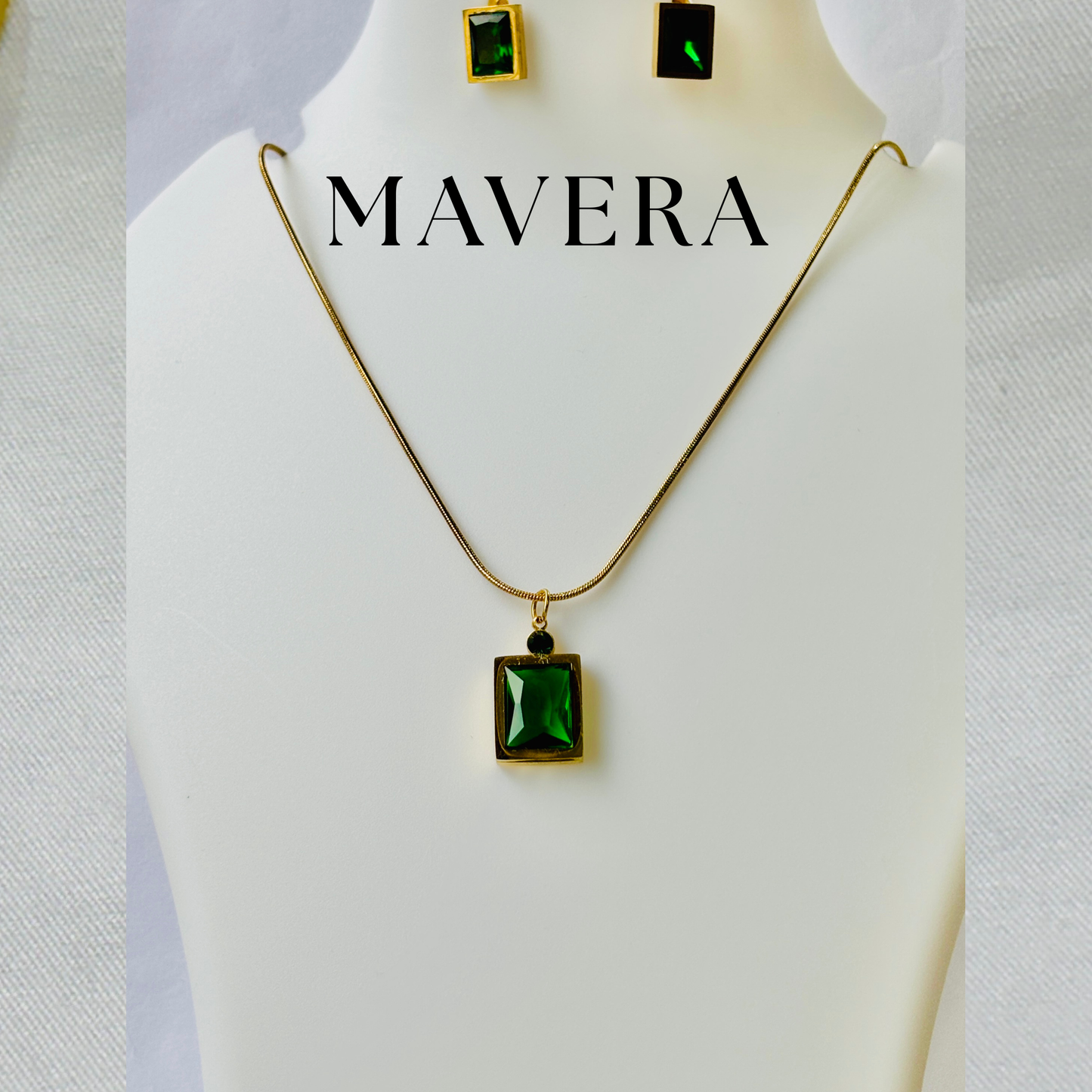 EVER GREEN NECKLACE WITH EARRING
