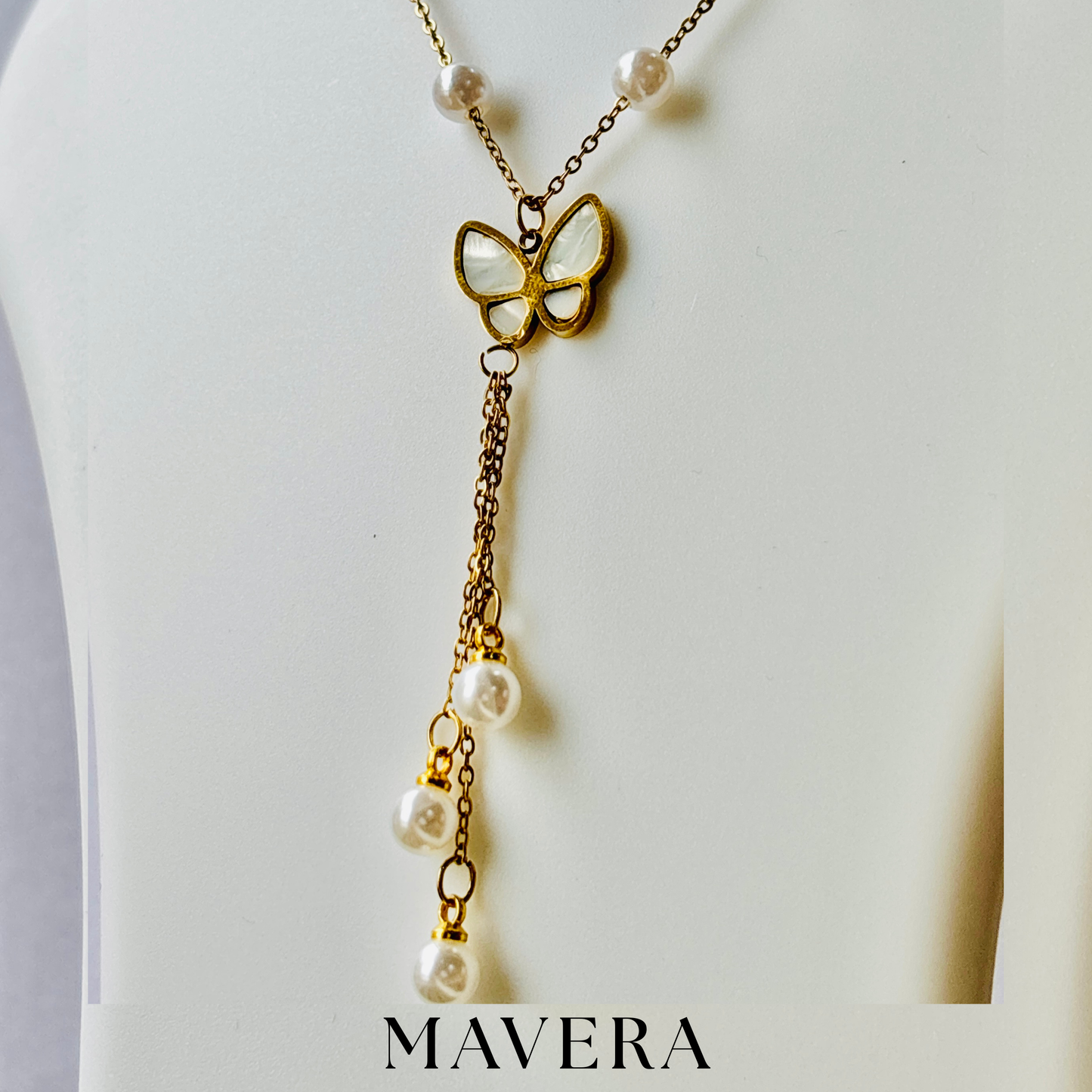 BUTTERFLY PEARLS NECKLACE