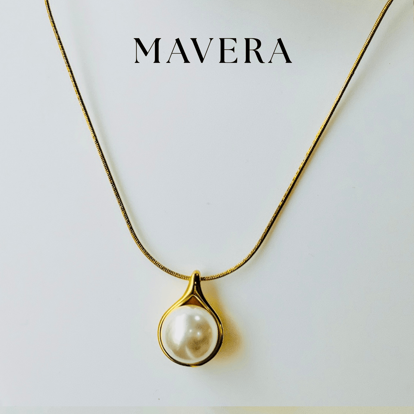 GOLDEN WHITE PEARL NECKLACE