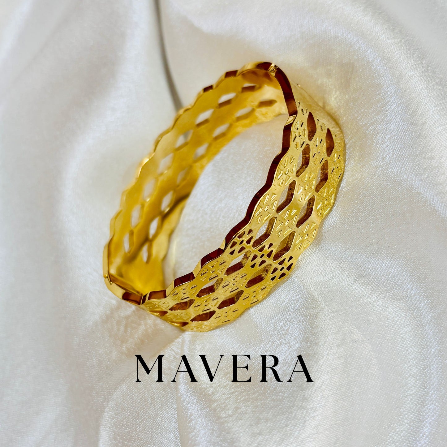 CARVED GLOW BRACELET