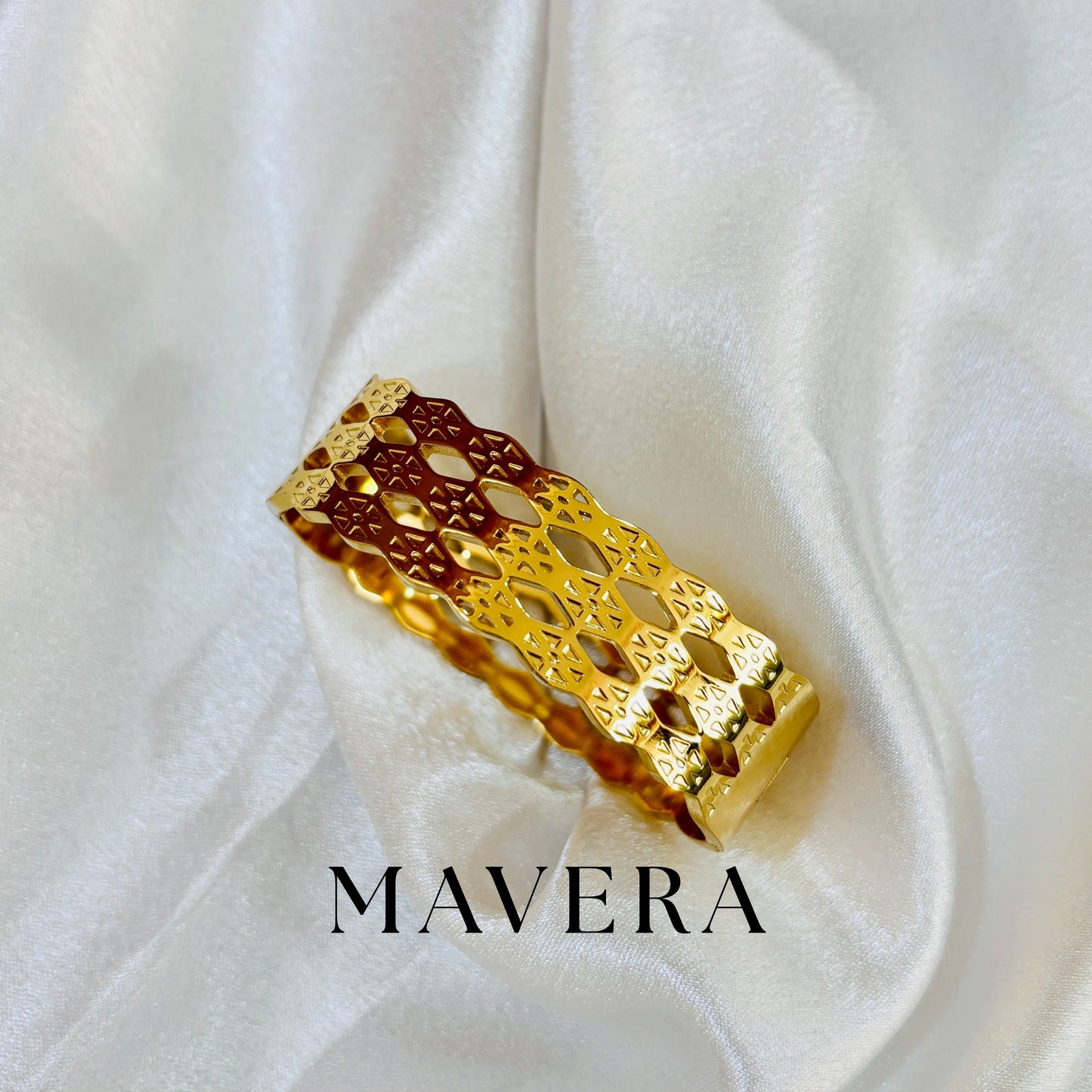 CARVED GLOW BRACELET