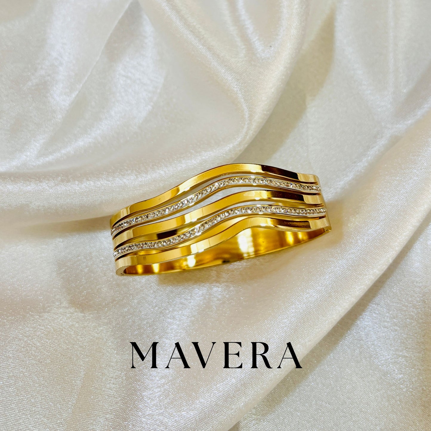 GOLDEN FLOW BRACELET