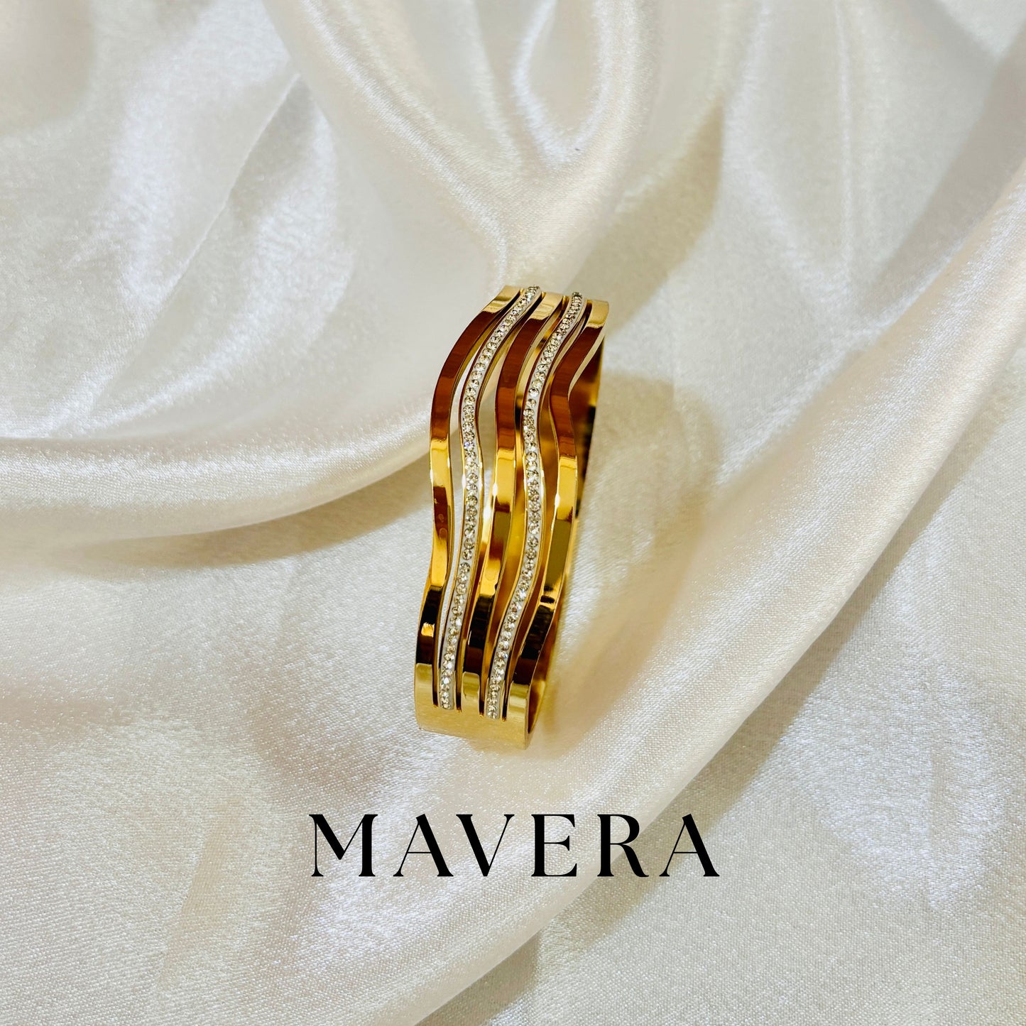 GOLDEN FLOW BRACELET