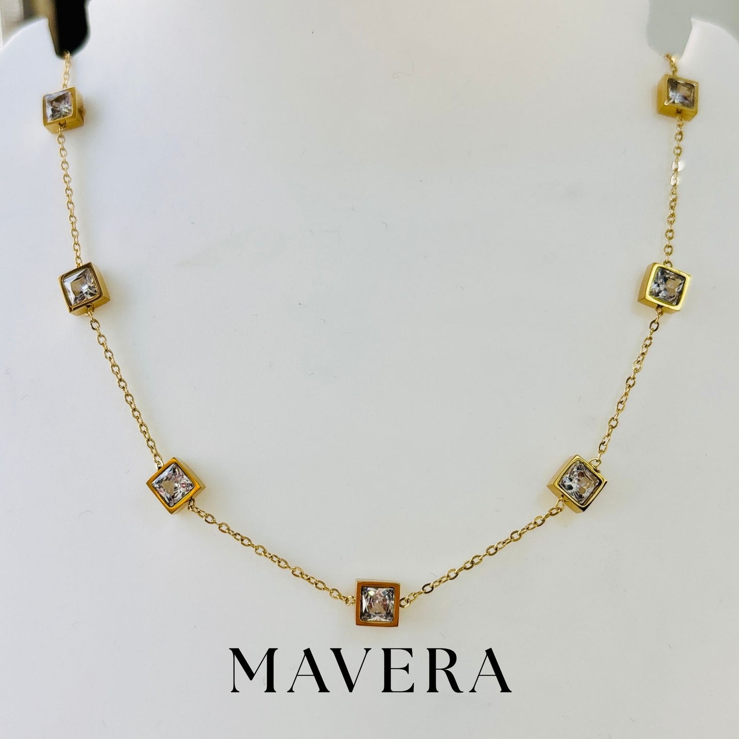 SQUARE GLOW NECKLACE