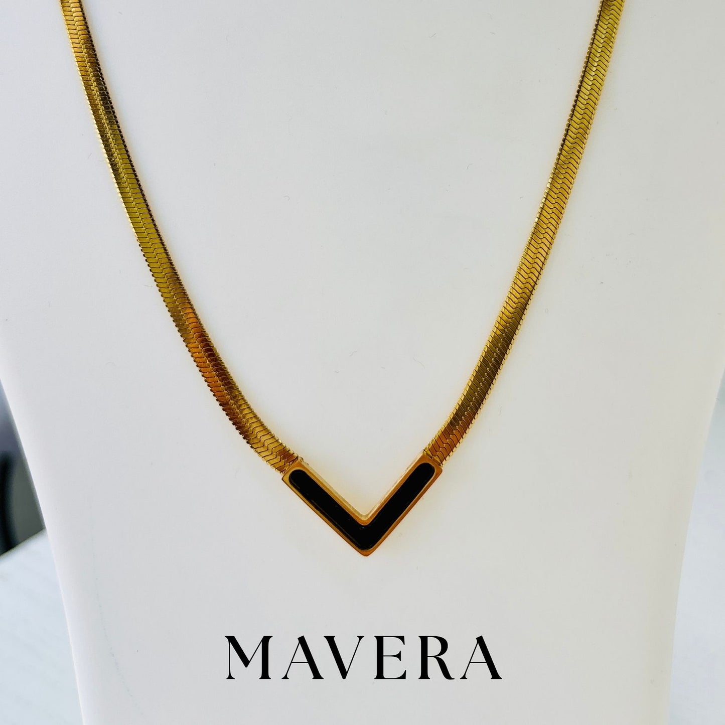 BLACK V NECKLACE