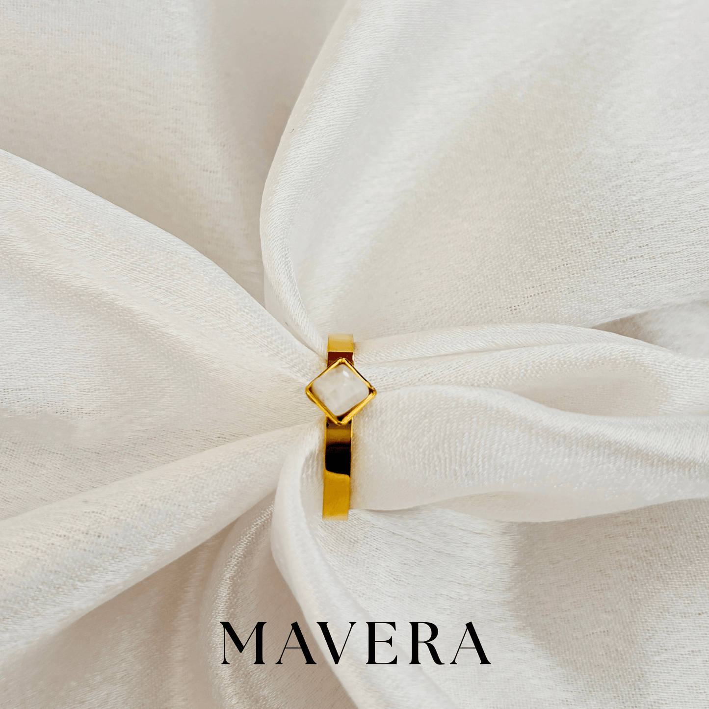 SOFT AURA ADJUSTABLE RING