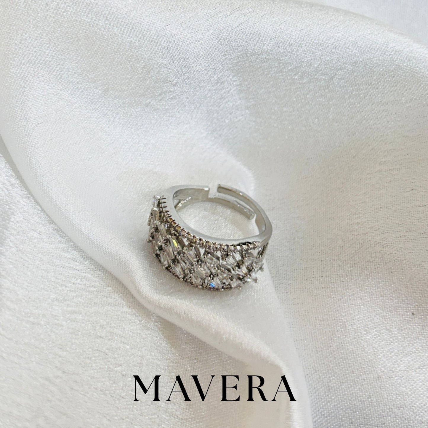 ELARA HALO ADJUSTABLE RING