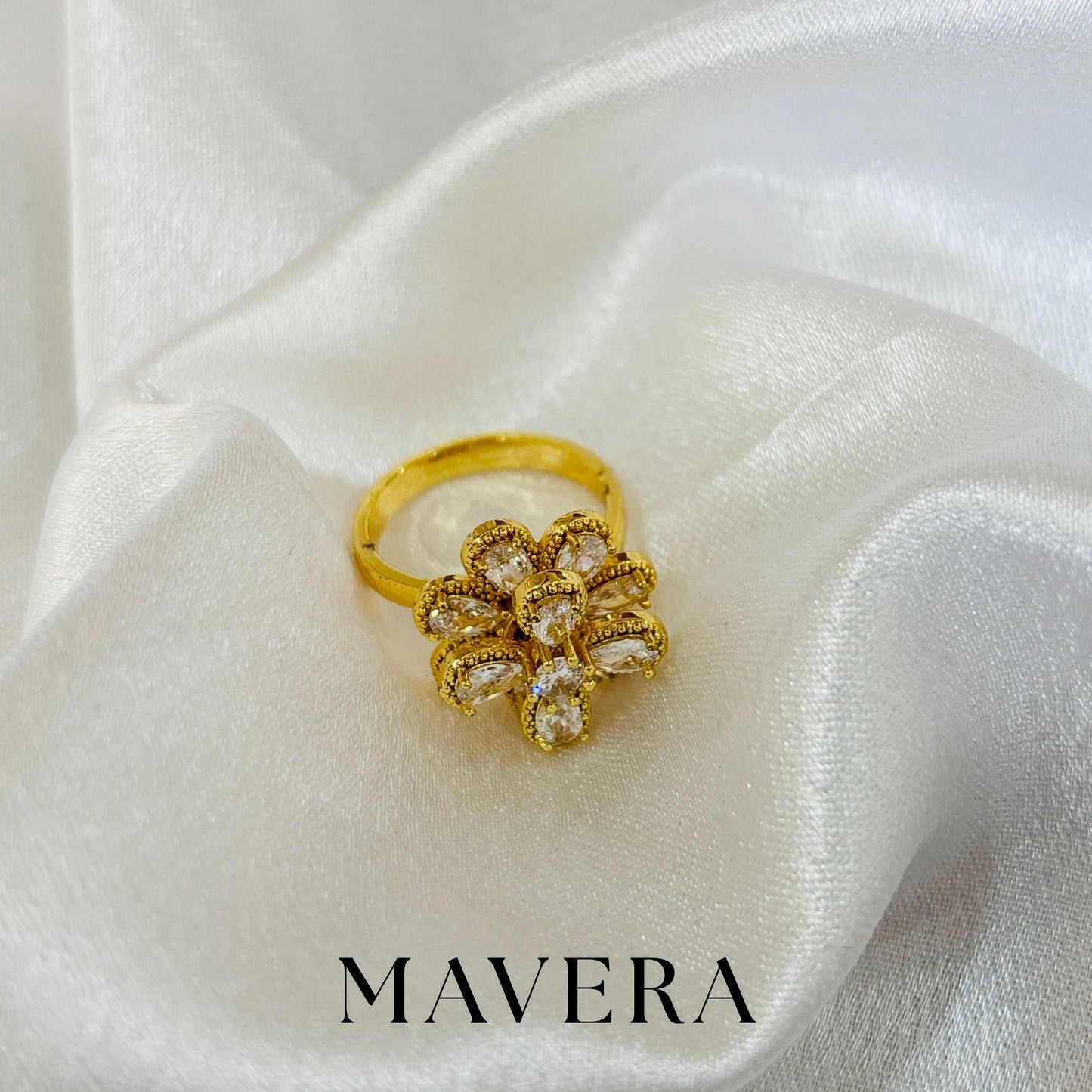 FLOWER ADJUSTABLE RING