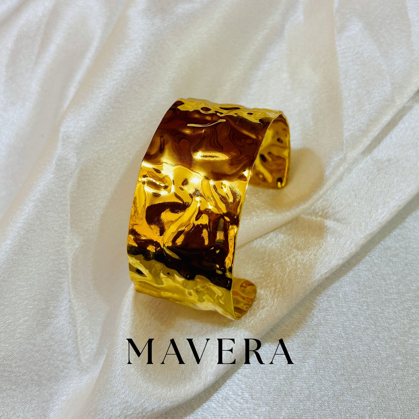 ASTRA ARM CUFF BRACELET