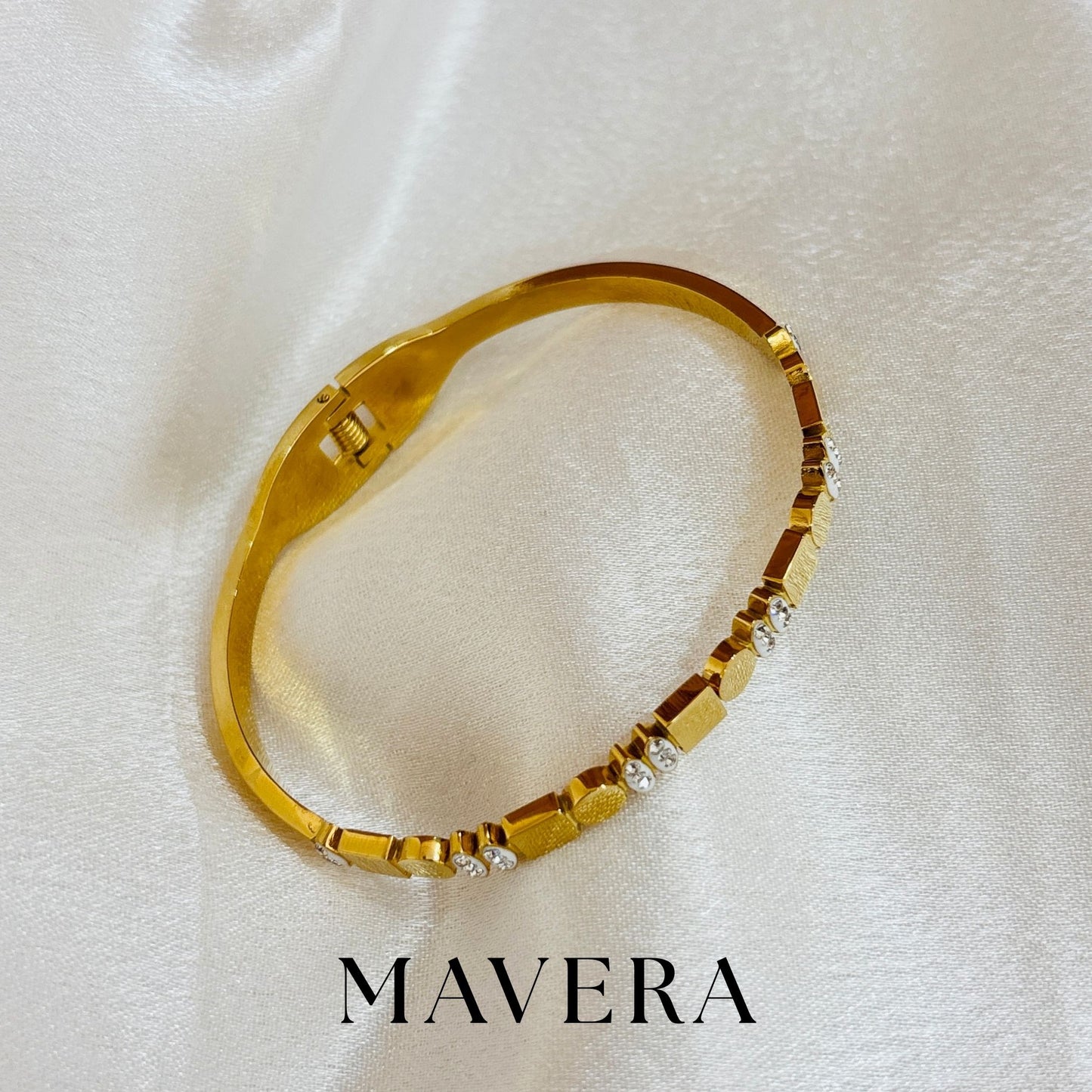 ZARIAH WAVE BRACELETS
