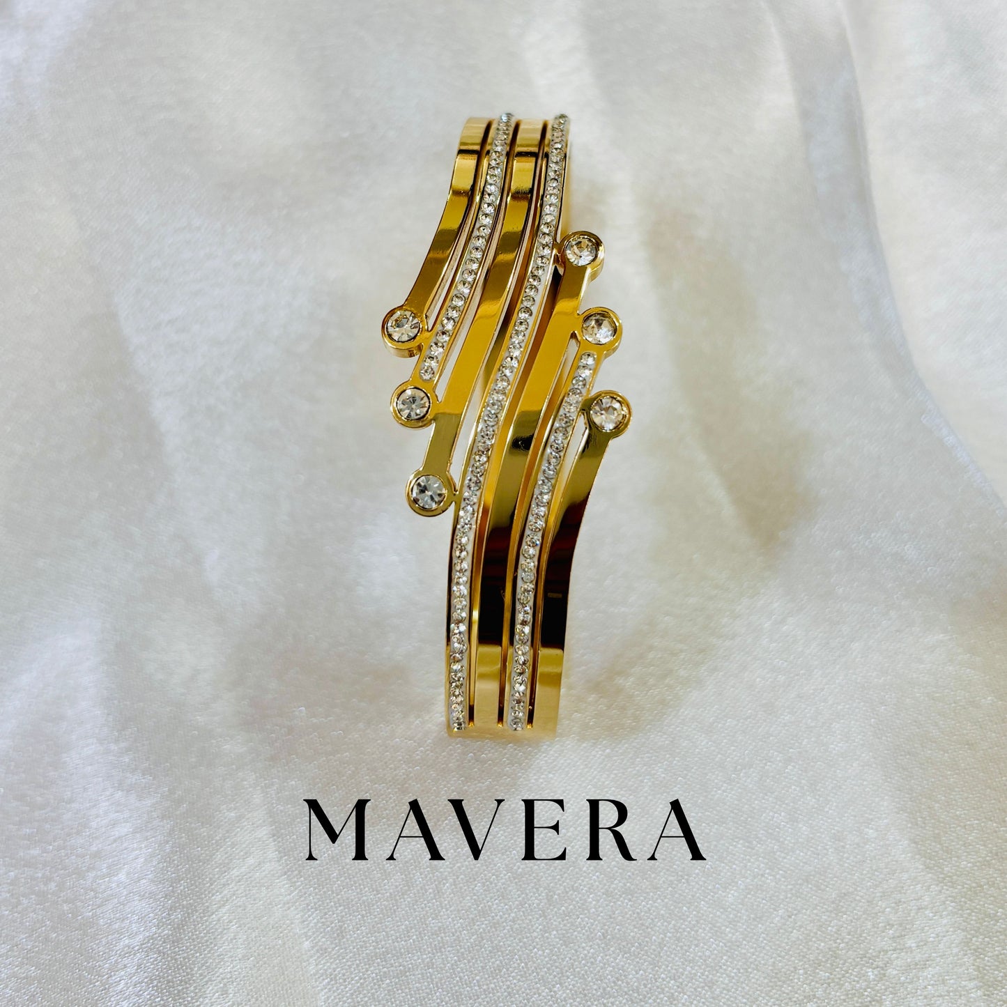 CRYSTAL FLOW BRACELET