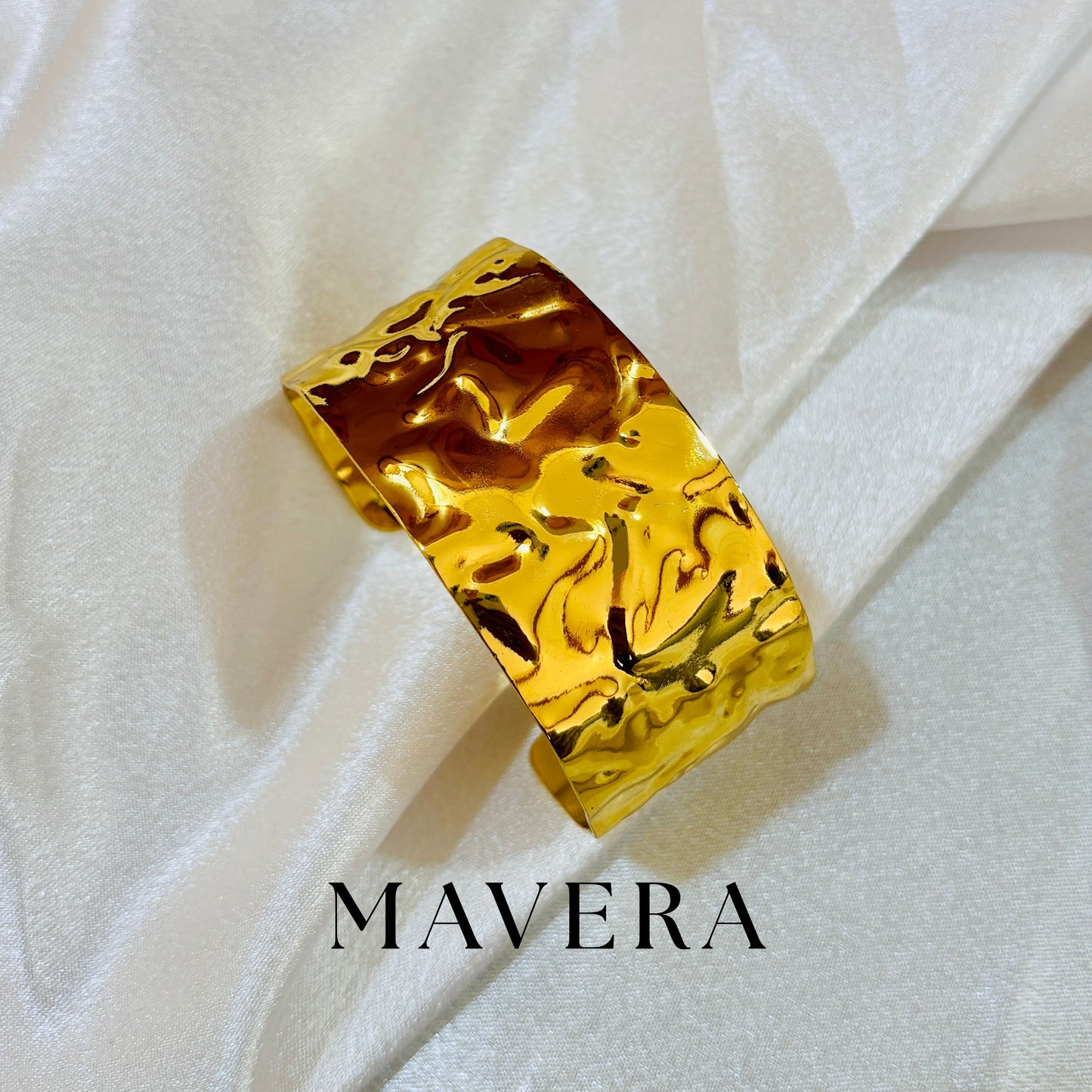 ASTRA ARM CUFF BRACELET