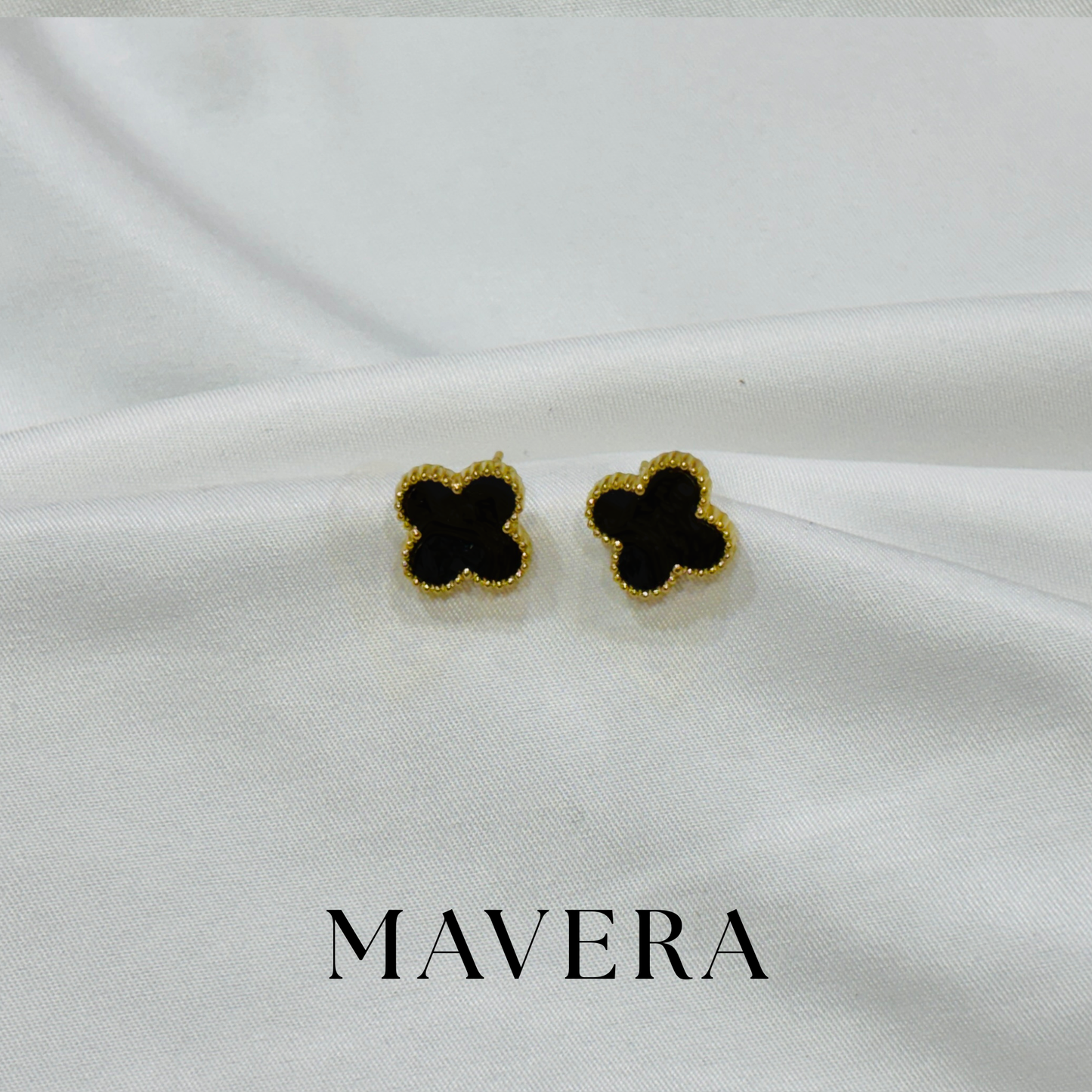 BLACK NOVA EARRING