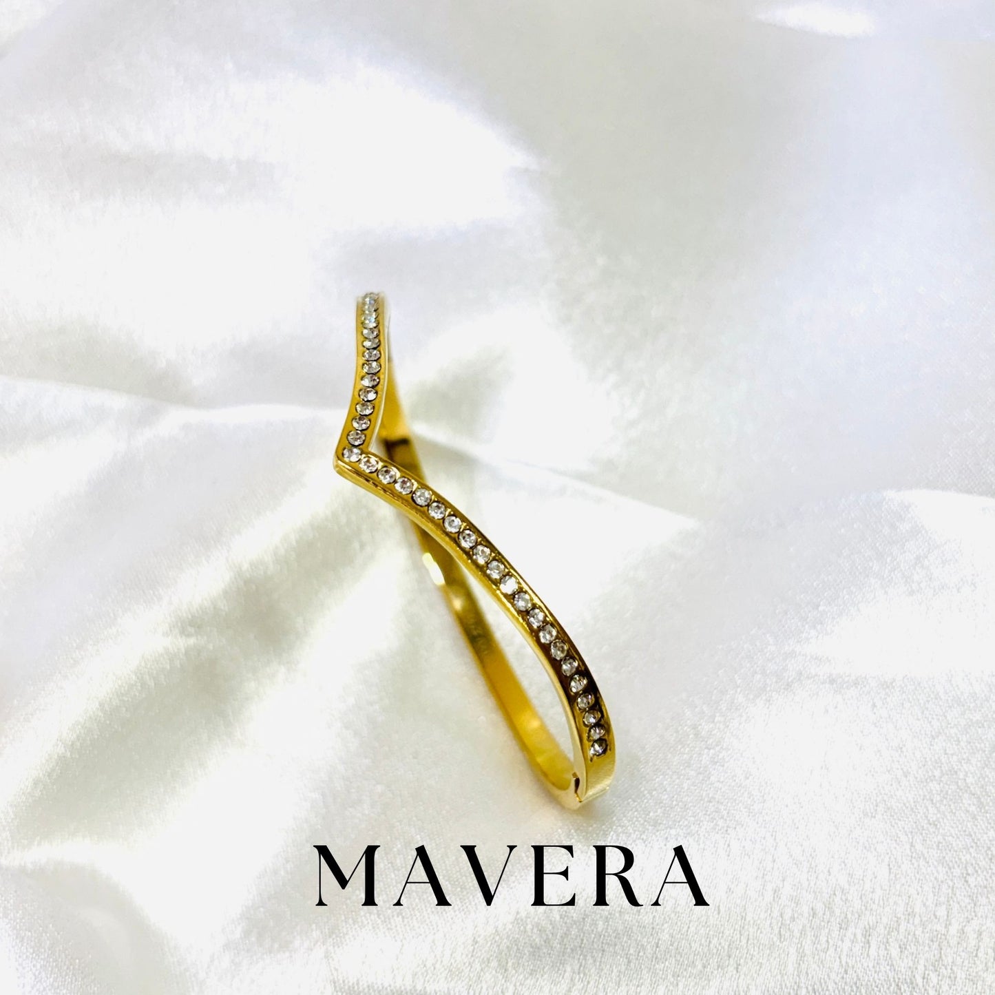 V BRACELET