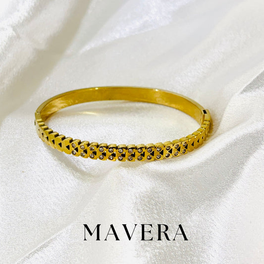 CHIP LOOP BRACELETS