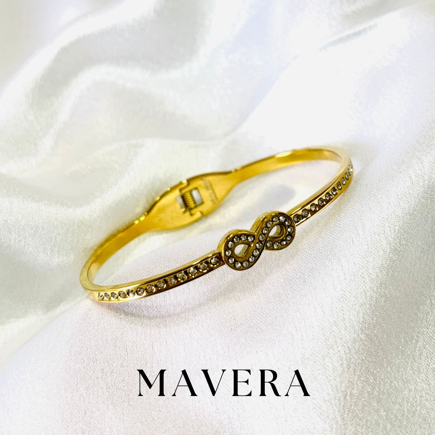 INFINITY GLOW BRACELET