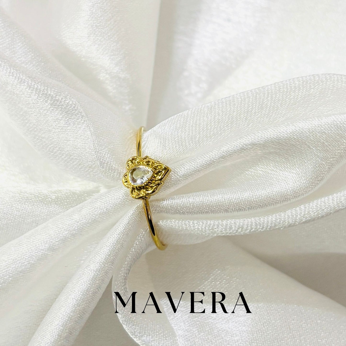WHITE RING